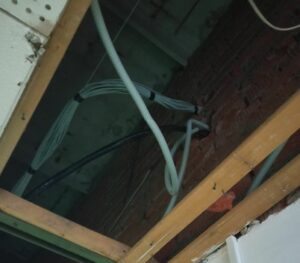 Прокладка сетевого кабеля по тросу