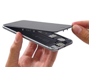 Демонтаж дисплейного модуля iPhone 6