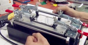 Зафіксований дисплейний модуль на сепараторі